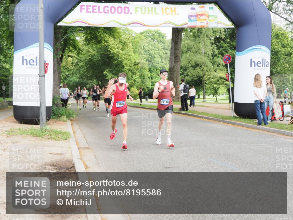 29.06.2025 - hella hamburg halbmarathon MichiJ http://msf.ph/oto/8195586 29.06.2025 10:20:44 Zwischen KM18-KM19 15835, 19118 meine-sportfotos.de