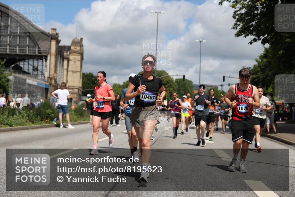 29.06.2025 - hella hamburg halbmarathon Yannick Fuchs http://msf.ph/oto/8195623 29.06.2025 11:39:30 20KM 1003, 1075, 1481, 1586, 1618, 2109, 2491, 2974, 3344, 3828, 4234, 4325, 4857, 5156, 5549, 5684, 6076, 6124, 6161, 7108, 7429, 7513, 7585, 7868, 8056, 8107, 10119, 10202, 10407, 11175, 11546, 11728, 12022, 12419, 12745, 13519, 13644, 13773, 13806, 13830, 14005, 15294, 15543, 16512, 16552, 16632, 16983, 17122, 17196, 17288, 17541, 17695, 18300, 18782, 18946 meine-sportfotos.de