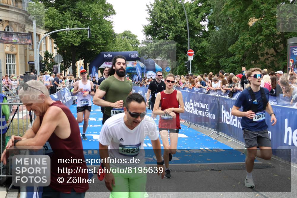 29.06.2025 - hella hamburg halbmarathon Zöllner http://msf.ph/oto/8195639 29.06.2025 10:45:44 Ziel 5047, 6071, 6711, 11291, 11495, 12154, 14764, 15666, 16617, 17332, 17674, 18862, 18878 meine-sportfotos.de