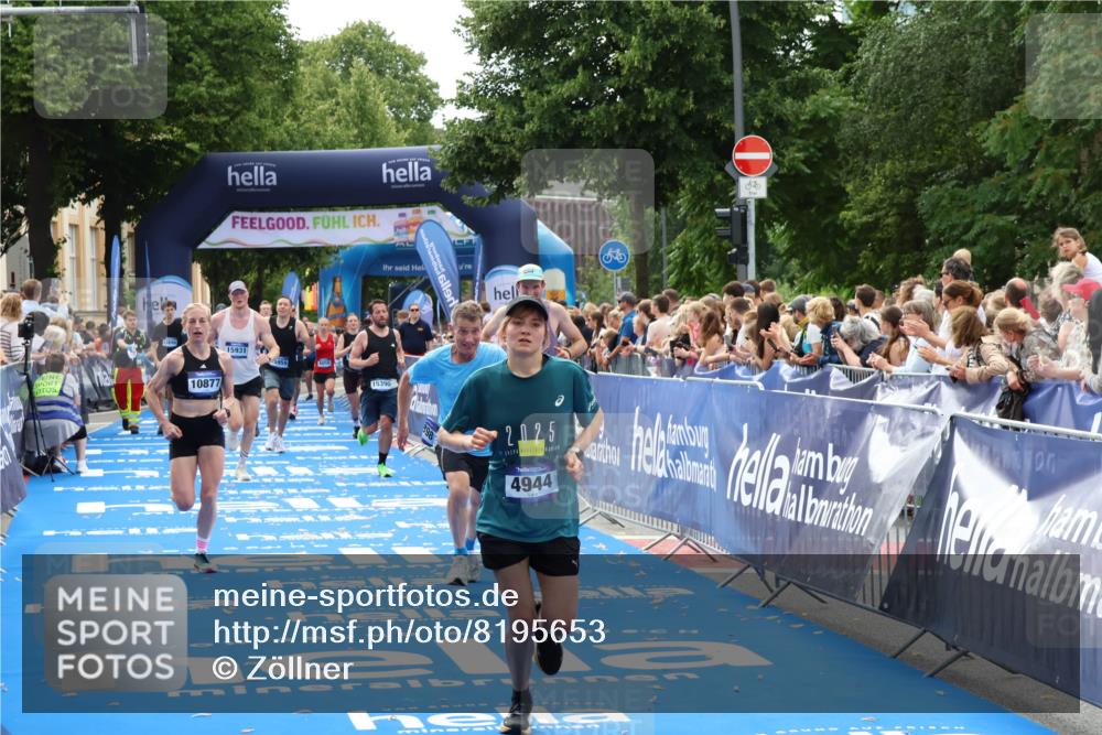 29.06.2025 - hella hamburg halbmarathon Zöllner http://msf.ph/oto/8195653 29.06.2025 10:35:27 Ziel 1889, 4050, 4944, 10771, 10877, 11898, 14789, 15390, 15701, 15931, 15959, 16811 meine-sportfotos.de