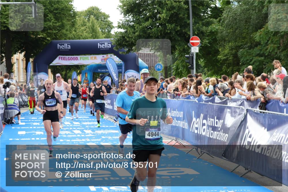 29.06.2025 - hella hamburg halbmarathon Zöllner http://msf.ph/oto/8195701 29.06.2025 10:35:28 Ziel 1889, 4050, 4944, 10771, 10877, 11898, 15390, 15701, 15931, 15959, 16811, 19022 meine-sportfotos.de