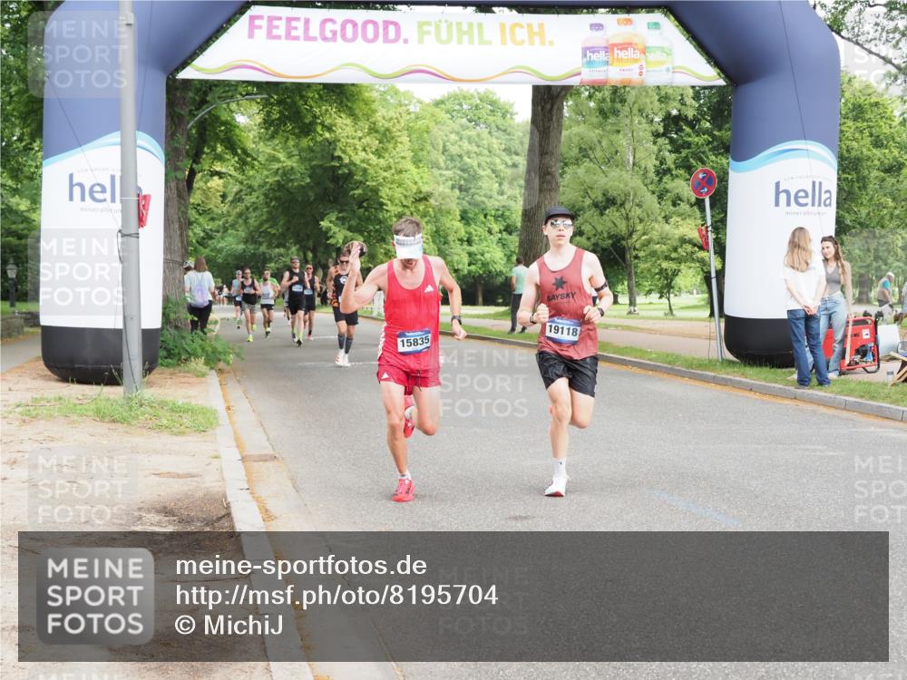 29.06.2025 - hella hamburg halbmarathon MichiJ http://msf.ph/oto/8195704 29.06.2025 10:20:44 Zwischen KM18-KM19 15835, 19118 meine-sportfotos.de