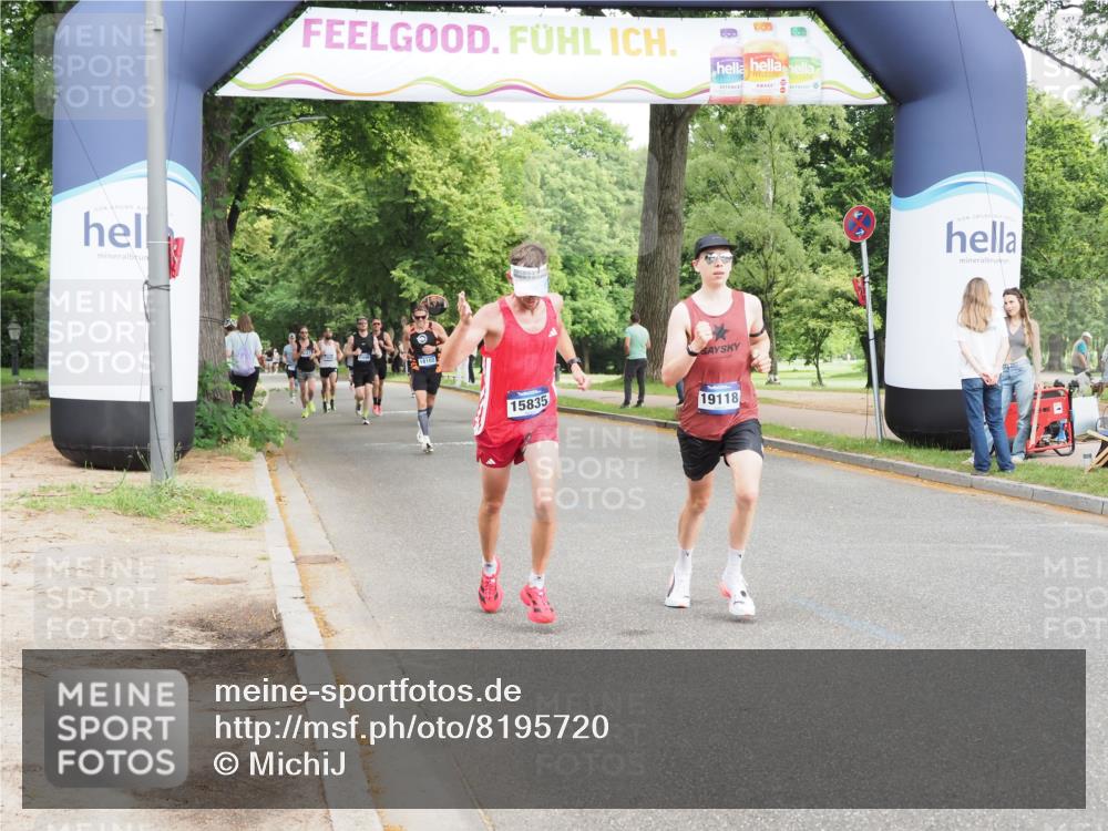 29.06.2025 - hella hamburg halbmarathon MichiJ http://msf.ph/oto/8195720 29.06.2025 10:20:44 Zwischen KM18-KM19 15835, 19118 meine-sportfotos.de