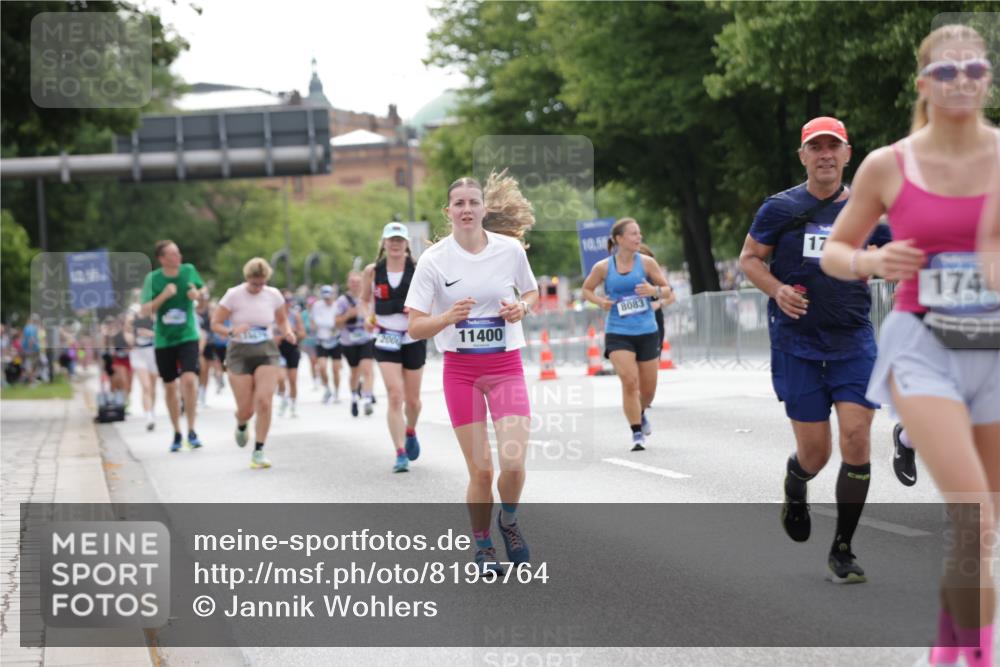 29.06.2025 - hella hamburg halbmarathon Jannik Wohlers http://msf.ph/oto/8195764 29.06.2025 10:24:38 Lombardsbrücke 1740, 2000, 2249, 3920, 4008, 4010, 5126, 7778, 8083, 9573, 11400, 11921, 14649, 15153, 15679, 15942, 17185, 17954, 18194, 18198 meine-sportfotos.de
