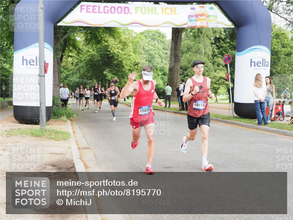 29.06.2025 - hella hamburg halbmarathon MichiJ http://msf.ph/oto/8195770 29.06.2025 10:20:44 Zwischen KM18-KM19 15835, 19118 meine-sportfotos.de