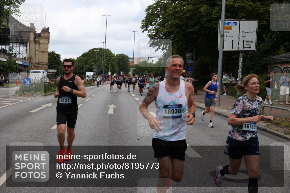29.06.2025 - hella hamburg halbmarathon Yannick Fuchs http://msf.ph/oto/8195773 29.06.2025 10:31:36 20KM 1385, 1411, 1571, 3959, 4860, 4865, 5003, 5092, 5307, 5315, 5961, 6123, 6529, 7310, 7482, 7831, 8084, 8121, 8362, 9178, 9296, 9313, 10680, 10738, 11120, 11833, 13972, 14459, 14691, 14934, 15261, 15939, 16523, 17024, 17192, 17306, 17658, 17723, 18038, 18062, 18384, 18733, 18824 meine-sportfotos.de