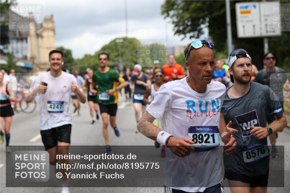 29.06.2025 - hella hamburg halbmarathon Yannick Fuchs http://msf.ph/oto/8195775 29.06.2025 10:44:18 20KM 1119, 1216, 1321, 1399, 1630, 2020, 2234, 2788, 3296, 3414, 3852, 3947, 4127, 4247, 4933, 5447, 5894, 6125, 6282, 8153, 8313, 8576, 8657, 8689, 8899, 8921, 9031, 9303, 10371, 10480, 10750, 11455, 11975, 12203, 12235, 12527, 12733, 13225, 13282, 13463, 13609, 13758, 13812, 14562, 14794, 15620, 15950, 16000, 16242, 16403, 16732, 16806, 16887, 17247, 17282, 17319, 18228, 18229, 18451, 18499, 18657, 18658, 18811, 18884 meine-sportfotos.de
