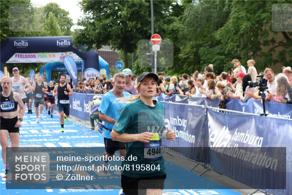 29.06.2025 - hella hamburg halbmarathon Zöllner http://msf.ph/oto/8195804 29.06.2025 10:35:28 Ziel 1889, 4050, 4944, 10771, 10877, 11898, 15390, 15701, 15931, 15959, 16811, 19022 meine-sportfotos.de