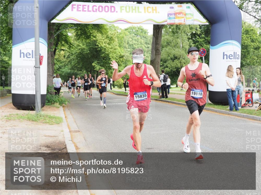 29.06.2025 - hella hamburg halbmarathon MichiJ http://msf.ph/oto/8195823 29.06.2025 10:20:45 Zwischen KM18-KM19 15835, 19118 meine-sportfotos.de