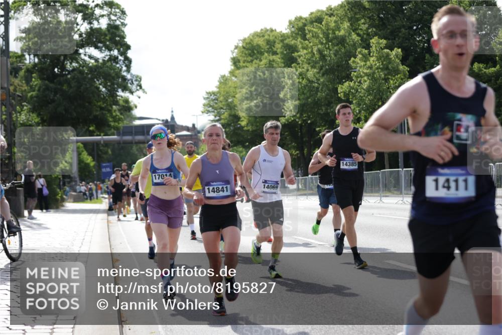 29.06.2025 - hella hamburg halbmarathon Jannik Wohlers http://msf.ph/oto/8195827 29.06.2025 09:46:33 Lombardsbrücke 1053, 1396, 1411, 1577, 3005, 5193, 5660, 7080, 7466, 7622, 7867, 8323, 10477, 11898, 12899, 13199, 13493, 13494, 13729, 13771, 14069, 14385, 14841, 14899, 15390, 16417, 16505, 16619, 16881, 17014, 17137, 17329, 18026, 18357, 18600, 18731, 18824, 18906, 18986 meine-sportfotos.de