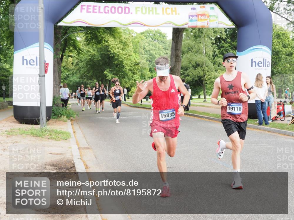 29.06.2025 - hella hamburg halbmarathon MichiJ http://msf.ph/oto/8195872 29.06.2025 10:20:45 Zwischen KM18-KM19 15835, 19118 meine-sportfotos.de