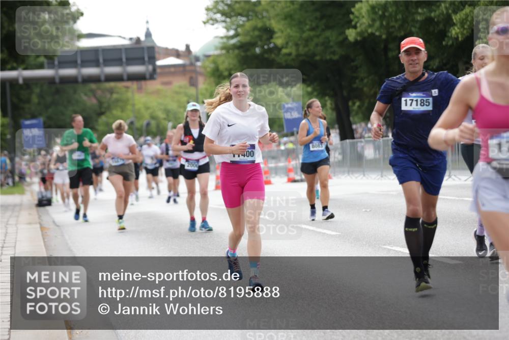 29.06.2025 - hella hamburg halbmarathon Jannik Wohlers http://msf.ph/oto/8195888 29.06.2025 10:24:38 Lombardsbrücke 1740, 2000, 2249, 3920, 4008, 4010, 5126, 7778, 8083, 9573, 11400, 11921, 14649, 15153, 15679, 15942, 17185, 17954, 18194, 18198 meine-sportfotos.de