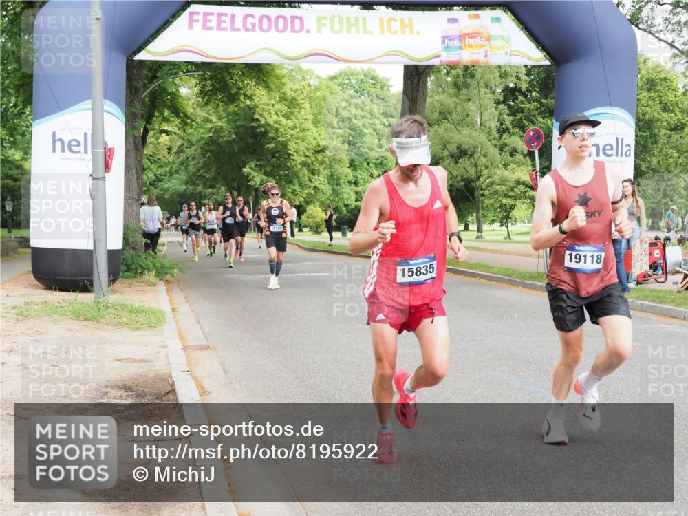29.06.2025 - hella hamburg halbmarathon MichiJ http://msf.ph/oto/8195922 29.06.2025 10:20:45 Zwischen KM18-KM19 15835, 19118 meine-sportfotos.de