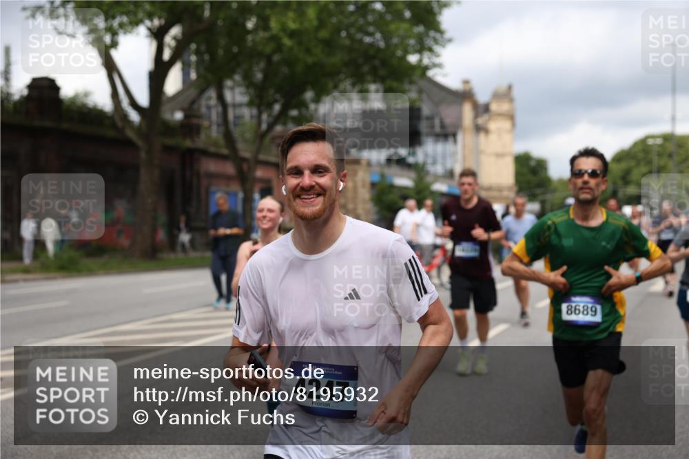 29.06.2025 - hella hamburg halbmarathon Yannick Fuchs http://msf.ph/oto/8195932 29.06.2025 10:44:19 20KM 1119, 1216, 1321, 1399, 1507, 1630, 2020, 2234, 2788, 3296, 3852, 3947, 4127, 4247, 4933, 5447, 5894, 6125, 6282, 7176, 8153, 8313, 8576, 8657, 8689, 8899, 8921, 9031, 9303, 10371, 10480, 10750, 11455, 11607, 11975, 12203, 12235, 12527, 12733, 13225, 13282, 13463, 13609, 13758, 13812, 14562, 14794, 15620, 15803, 15950, 16000, 16242, 16403, 16732, 16806, 16887, 17247, 17282, 17319, 18066, 18228, 18229, 18451, 18499, 18657, 18658, 18811, 18884 meine-sportfotos.de