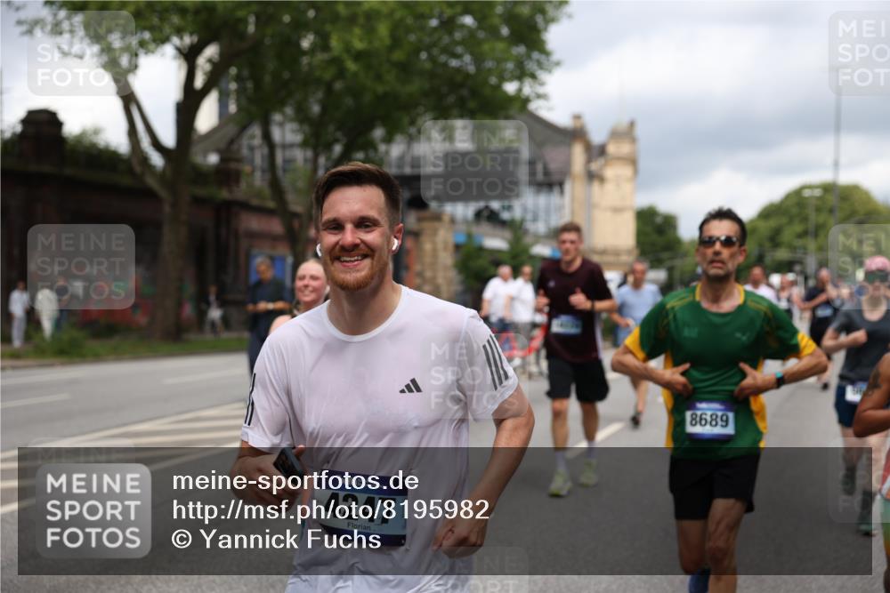 29.06.2025 - hella hamburg halbmarathon Yannick Fuchs http://msf.ph/oto/8195982 29.06.2025 10:44:19 20KM 1119, 1216, 1321, 1399, 1507, 1630, 2020, 2234, 2788, 3296, 3852, 3947, 4127, 4247, 4933, 5447, 5894, 6125, 6282, 7176, 8153, 8313, 8576, 8657, 8689, 8899, 8921, 9031, 9303, 10371, 10480, 10750, 11455, 11607, 11975, 12203, 12235, 12527, 12733, 13225, 13282, 13463, 13609, 13758, 13812, 14562, 14794, 15620, 15803, 15950, 16000, 16242, 16403, 16732, 16806, 16887, 17247, 17282, 17319, 18066, 18228, 18229, 18451, 18499, 18657, 18658, 18811, 18884 meine-sportfotos.de