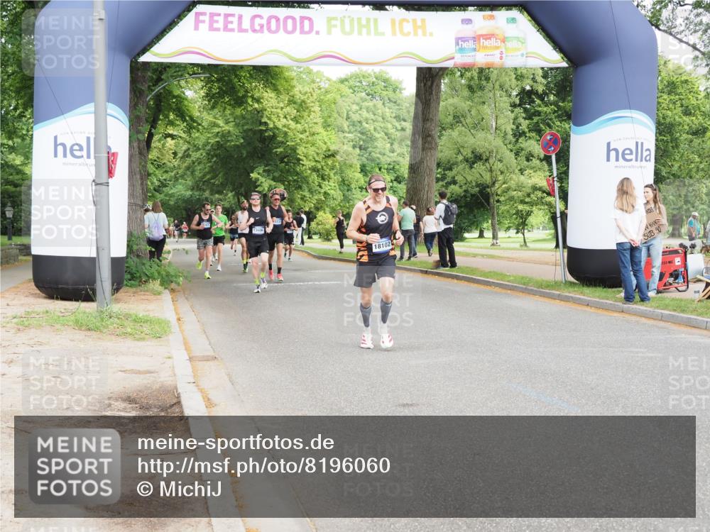 29.06.2025 - hella hamburg halbmarathon MichiJ http://msf.ph/oto/8196060 29.06.2025 10:20:47 Zwischen KM18-KM19 15835, 19118 meine-sportfotos.de