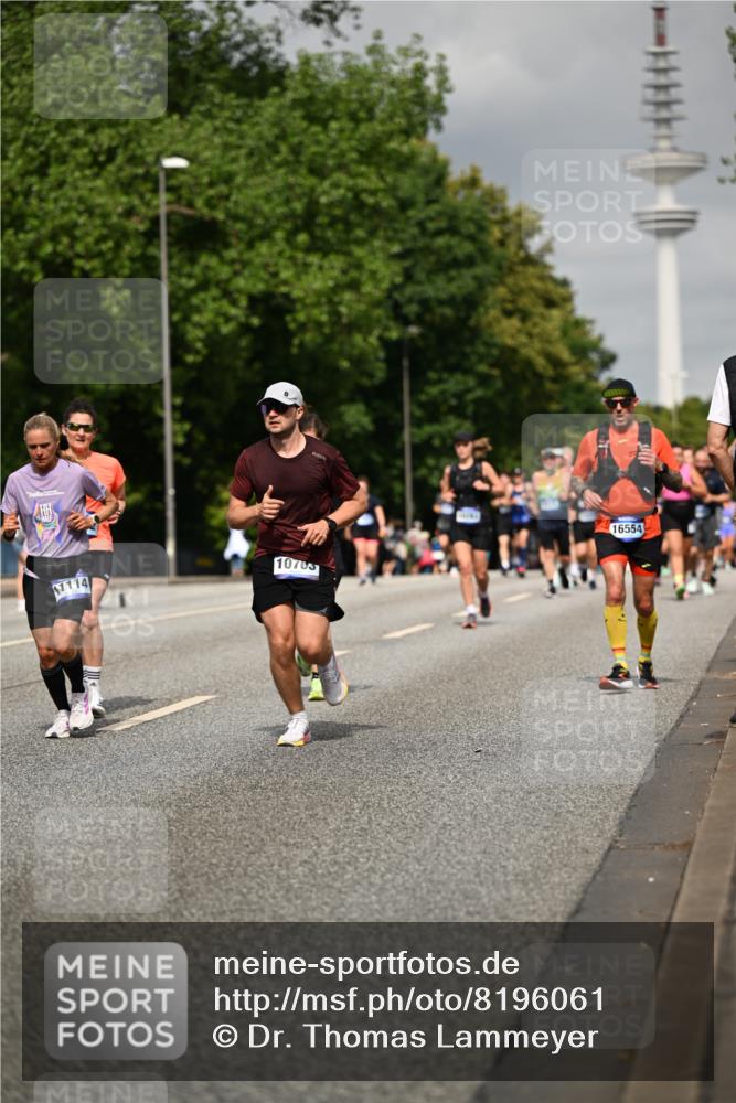 29.06.2025 - hella hamburg halbmarathon Dr. Thomas Lammeyer http://msf.ph/oto/8196061 29.06.2025 10:11:25 Kennedybrücke 1993, 4262, 4502, 5242, 5287, 5807, 5845, 5926, 6517, 6518, 6707, 6713, 6833, 7503, 8585, 10283, 10700, 10703, 11114, 11394 meine-sportfotos.de