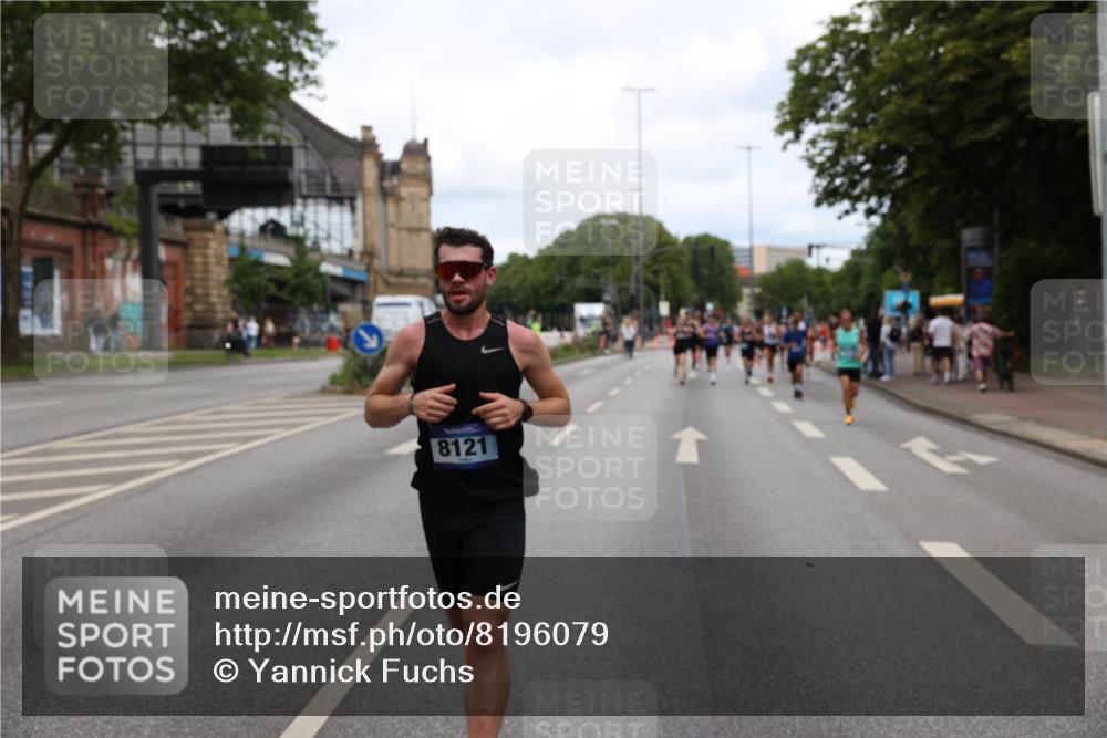 29.06.2025 - hella hamburg halbmarathon Yannick Fuchs http://msf.ph/oto/8196079 29.06.2025 10:31:37 20KM 1385, 1411, 1571, 3959, 4860, 4865, 5003, 5092, 5307, 5315, 5961, 6123, 6529, 7310, 7482, 7831, 8084, 8121, 8362, 9178, 9296, 9313, 10680, 10738, 11120, 11833, 13972, 14459, 14691, 14934, 15261, 15939, 16523, 17024, 17192, 17306, 17658, 17723, 18038, 18062, 18384, 18733, 18824 meine-sportfotos.de
