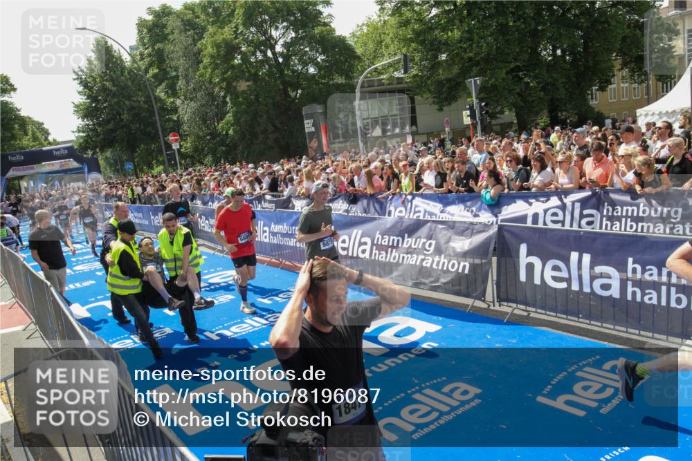 29.06.2025 - hella hamburg halbmarathon Michael Strokosch http://msf.ph/oto/8196087 29.06.2025 11:35:27 Ziel 2510, 2511, 3145, 3877, 5138, 5601, 6516, 6695, 6696, 9875, 10487, 12026, 13437, 13657, 14956, 17690, 18191, 18478 meine-sportfotos.de