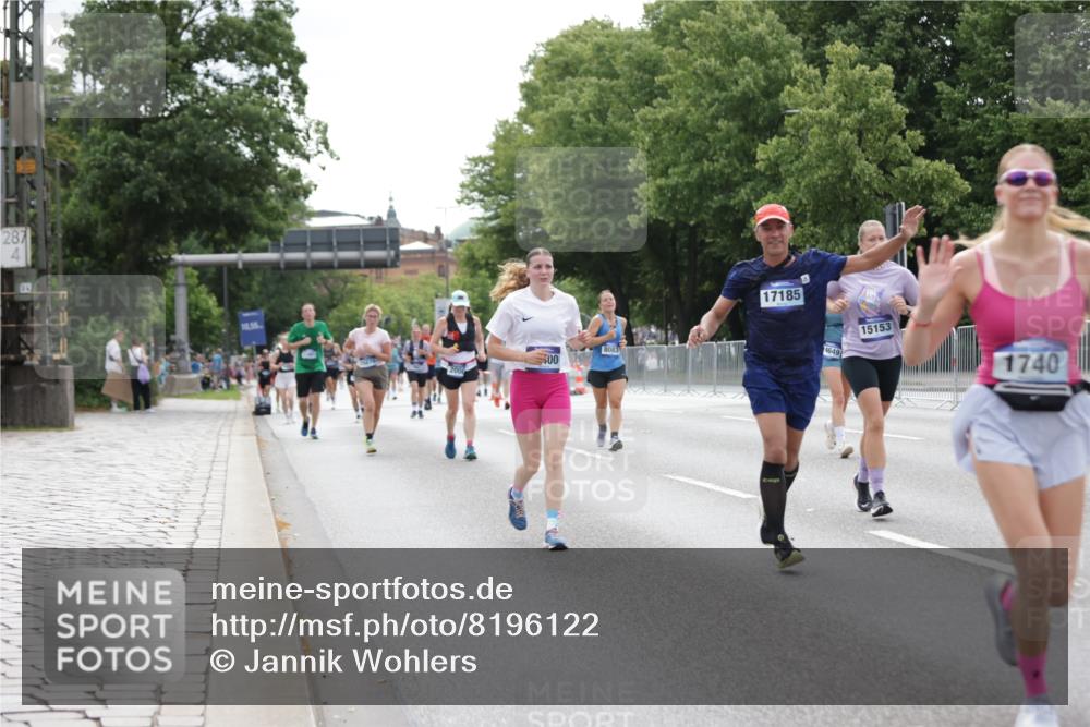 29.06.2025 - hella hamburg halbmarathon Jannik Wohlers http://msf.ph/oto/8196122 29.06.2025 10:24:39 Lombardsbrücke 1740, 2000, 2249, 3920, 4008, 4010, 5126, 7778, 8083, 9573, 11400, 11921, 14649, 15153, 15679, 15942, 17185, 17954, 18194, 18198 meine-sportfotos.de