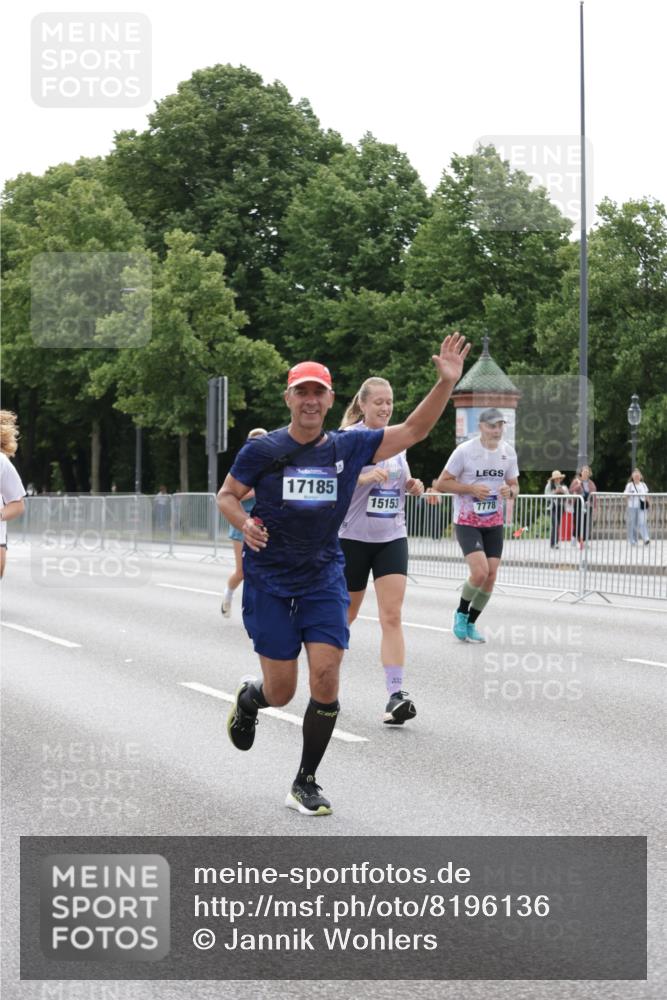 29.06.2025 - hella hamburg halbmarathon Jannik Wohlers http://msf.ph/oto/8196136 29.06.2025 10:24:40 Lombardsbrücke 1740, 2000, 3920, 3961, 3963, 4008, 4010, 7778, 8083, 9573, 11400, 11921, 14649, 15153, 15679, 15942, 17185, 17954, 18194, 18198 meine-sportfotos.de