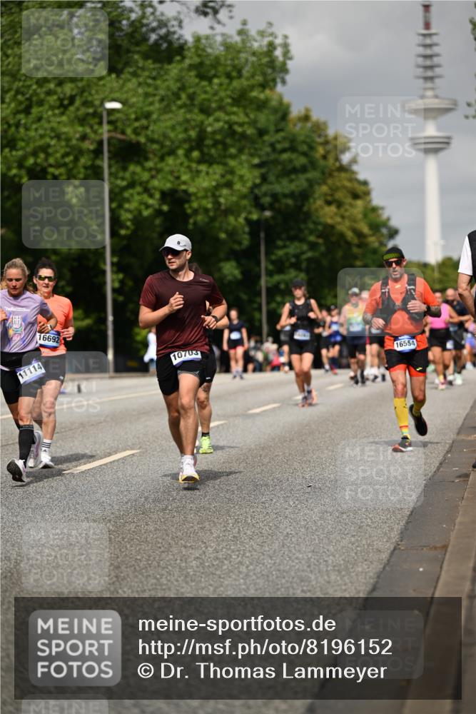 29.06.2025 - hella hamburg halbmarathon Dr. Thomas Lammeyer http://msf.ph/oto/8196152 29.06.2025 10:11:25 Kennedybrücke 1993, 4262, 4502, 5242, 5287, 5807, 5845, 5926, 6517, 6518, 6707, 6713, 6833, 7503, 8585, 10283, 10700, 10703, 11114, 11394 meine-sportfotos.de