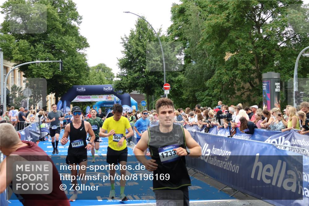 29.06.2025 - hella hamburg halbmarathon Zöllner http://msf.ph/oto/8196169 29.06.2025 10:45:51 Ziel 3477, 4345, 4854, 5047, 6290, 7385, 13975, 14374, 16617, 16624, 17332, 17835 meine-sportfotos.de