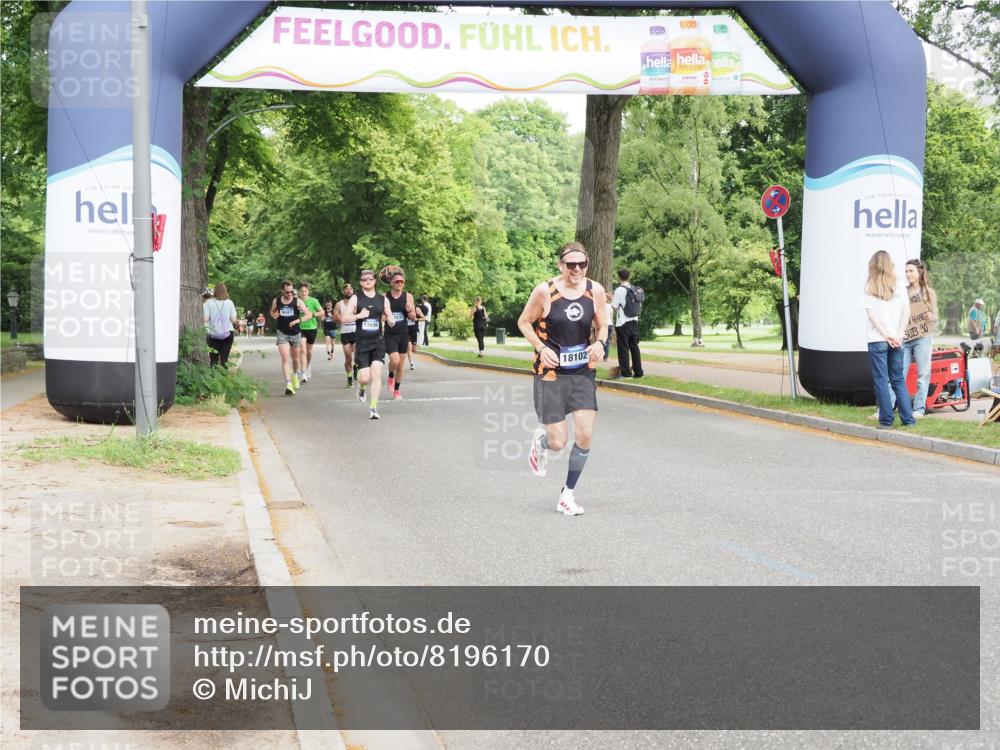 29.06.2025 - hella hamburg halbmarathon MichiJ http://msf.ph/oto/8196170 29.06.2025 10:20:47 Zwischen KM18-KM19 15835, 19118 meine-sportfotos.de