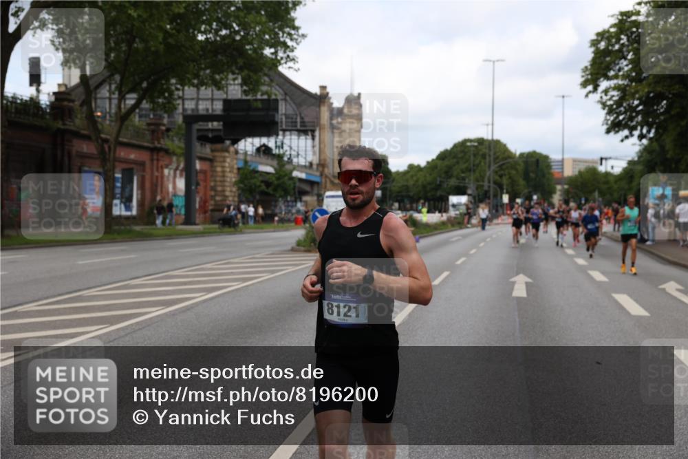 29.06.2025 - hella hamburg halbmarathon Yannick Fuchs http://msf.ph/oto/8196200 29.06.2025 10:31:37 20KM 1385, 1411, 1571, 3959, 4860, 4865, 5003, 5092, 5307, 5315, 5961, 6123, 6529, 7310, 7482, 7831, 8084, 8121, 8362, 9178, 9296, 9313, 10680, 10738, 11120, 11833, 13972, 14459, 14691, 14934, 15261, 15939, 16523, 17024, 17192, 17306, 17658, 17723, 18038, 18062, 18384, 18733, 18824 meine-sportfotos.de