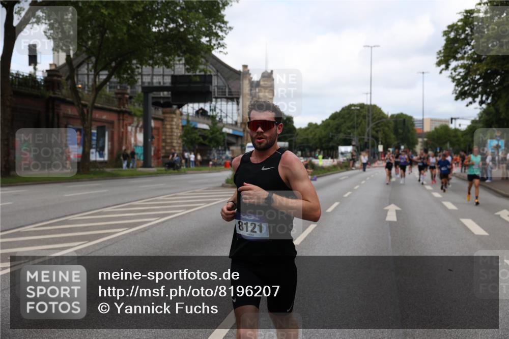 29.06.2025 - hella hamburg halbmarathon Yannick Fuchs http://msf.ph/oto/8196207 29.06.2025 10:31:37 20KM 1385, 1411, 1571, 3959, 4860, 4865, 5003, 5092, 5307, 5315, 5961, 6123, 6529, 7310, 7482, 7831, 8084, 8121, 8362, 9178, 9296, 9313, 10680, 10738, 11120, 11833, 13972, 14459, 14691, 14934, 15261, 15939, 16523, 17024, 17192, 17306, 17658, 17723, 18038, 18062, 18384, 18733, 18824 meine-sportfotos.de