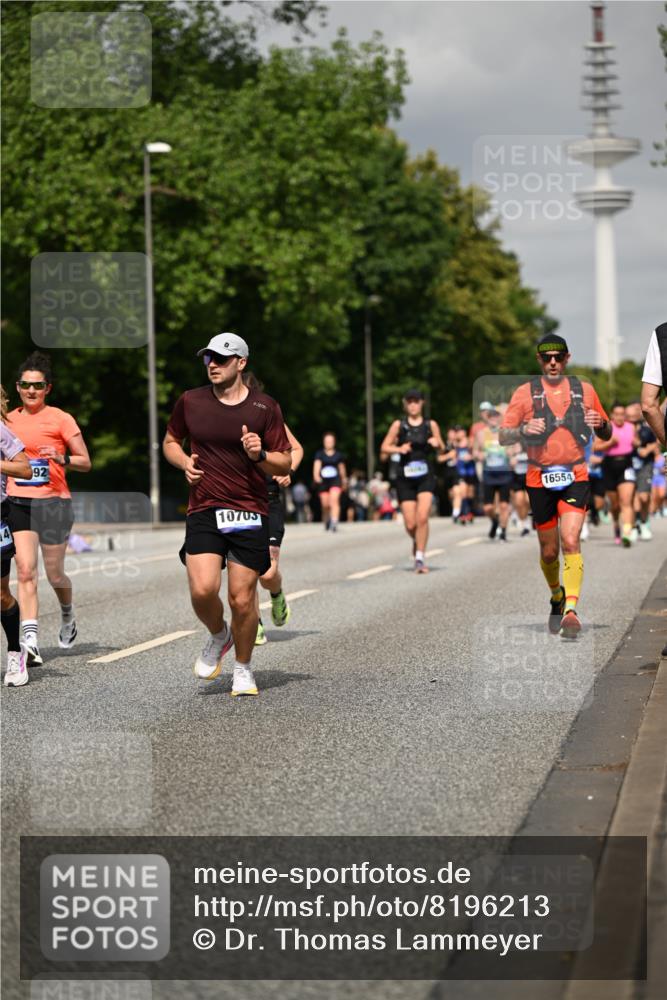 29.06.2025 - hella hamburg halbmarathon Dr. Thomas Lammeyer http://msf.ph/oto/8196213 29.06.2025 10:11:25 Kennedybrücke 1993, 4262, 4502, 5242, 5287, 5807, 5845, 5926, 6517, 6518, 6707, 6713, 6833, 7503, 8585, 10283, 10700, 10703, 11114, 11394 meine-sportfotos.de