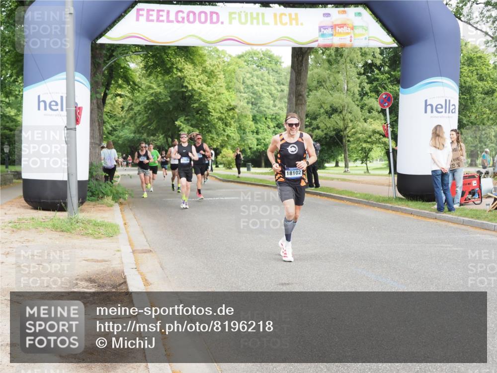 29.06.2025 - hella hamburg halbmarathon MichiJ http://msf.ph/oto/8196218 29.06.2025 10:20:47 Zwischen KM18-KM19 15835, 19118 meine-sportfotos.de
