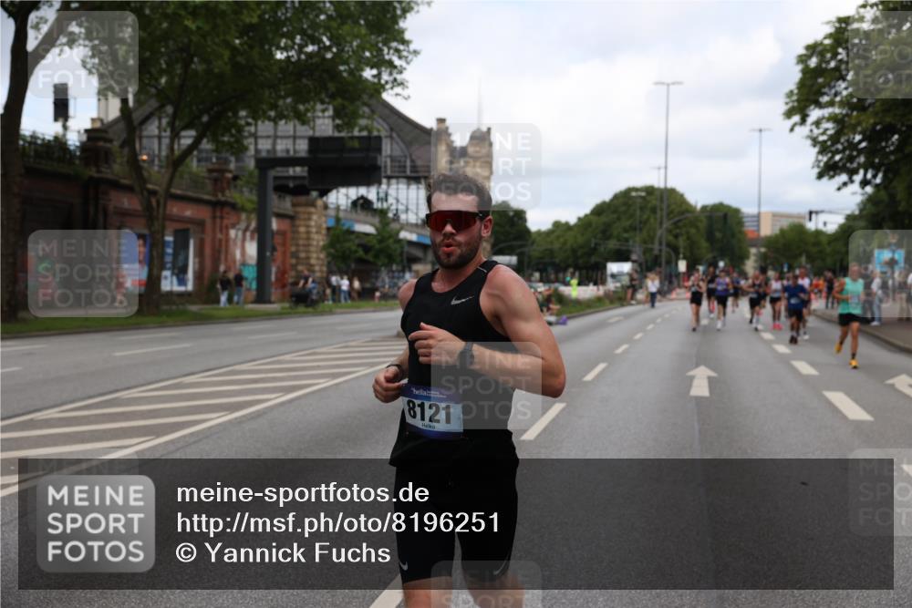 29.06.2025 - hella hamburg halbmarathon Yannick Fuchs http://msf.ph/oto/8196251 29.06.2025 10:31:37 20KM 1385, 1411, 1571, 3959, 4860, 4865, 5003, 5092, 5307, 5315, 5961, 6123, 6529, 7310, 7482, 7831, 8084, 8121, 8362, 9178, 9296, 9313, 10680, 10738, 11120, 11833, 13972, 14459, 14691, 14934, 15261, 15939, 16523, 17024, 17192, 17306, 17658, 17723, 18038, 18062, 18384, 18733, 18824 meine-sportfotos.de