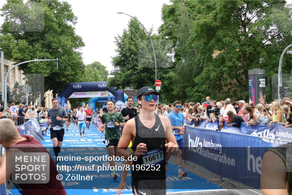 29.06.2025 - hella hamburg halbmarathon Zöllner http://msf.ph/oto/8196252 29.06.2025 10:45:52 Ziel 3477, 4345, 4854, 5047, 6290, 7385, 10792, 11821, 13975, 14374, 16617, 16624, 17835 meine-sportfotos.de