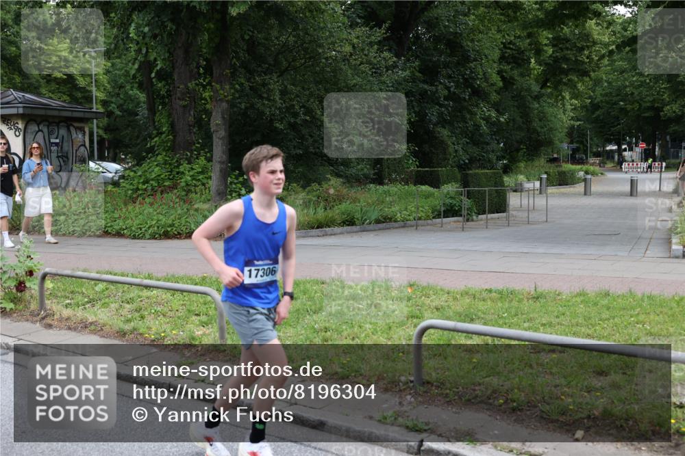 29.06.2025 - hella hamburg halbmarathon Yannick Fuchs http://msf.ph/oto/8196304 29.06.2025 10:31:38 20KM 1385, 1411, 1571, 2767, 3959, 4860, 4865, 5003, 5092, 5307, 5315, 5961, 6123, 6529, 7310, 7482, 7831, 8084, 8121, 8362, 9178, 9296, 9313, 10680, 10738, 11120, 11833, 13972, 14459, 14691, 14934, 15261, 15939, 16523, 17024, 17192, 17306, 17658, 17723, 18038, 18062, 18384, 18733, 18824 meine-sportfotos.de