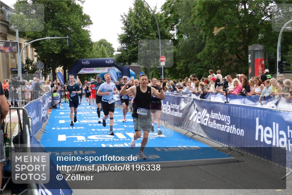29.06.2025 - hella hamburg halbmarathon Zöllner http://msf.ph/oto/8196338 29.06.2025 10:35:34 Ziel 1344, 1889, 4050, 5269, 10384, 10771, 15959, 16695, 16811, 17612, 17826, 19022 meine-sportfotos.de