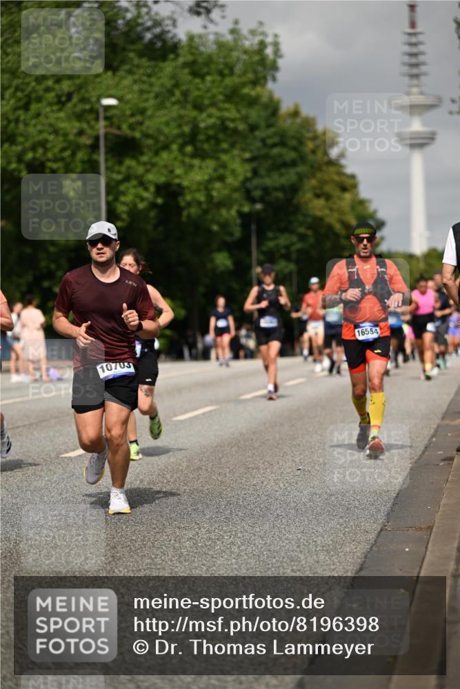 29.06.2025 - hella hamburg halbmarathon Dr. Thomas Lammeyer http://msf.ph/oto/8196398 29.06.2025 10:11:26 Kennedybrücke 1993, 4262, 4502, 5242, 5287, 5807, 5845, 5926, 6517, 6518, 6707, 6713, 6715, 6833, 7503, 8585, 10283, 10700, 10703, 11114, 11394 meine-sportfotos.de
