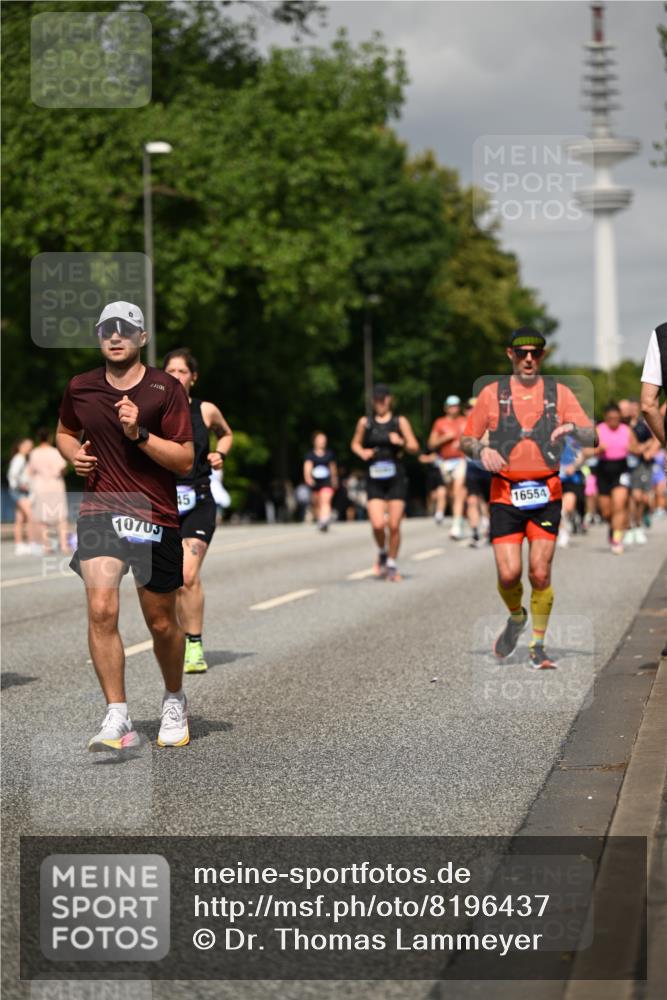 29.06.2025 - hella hamburg halbmarathon Dr. Thomas Lammeyer http://msf.ph/oto/8196437 29.06.2025 10:11:26 Kennedybrücke 1993, 4262, 4502, 5242, 5287, 5807, 5845, 5926, 6517, 6518, 6707, 6713, 6715, 6833, 7503, 8585, 10283, 10700, 10703, 11114, 11394 meine-sportfotos.de