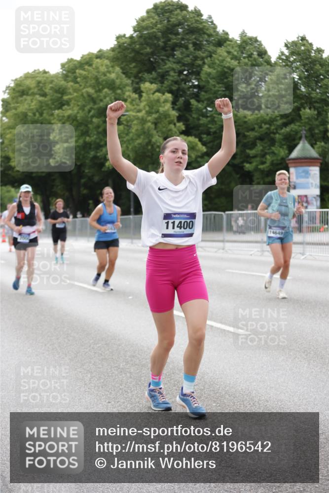 29.06.2025 - hella hamburg halbmarathon Jannik Wohlers http://msf.ph/oto/8196542 29.06.2025 10:24:42 Lombardsbrücke 1740, 2000, 3920, 3961, 3963, 4008, 4010, 5814, 7778, 8083, 8962, 9573, 11400, 11921, 14086, 14649, 15153, 15679, 15942, 17185, 17954, 18194, 18198 meine-sportfotos.de