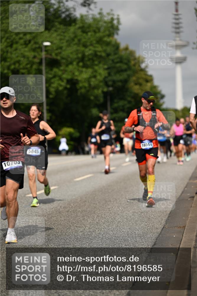 29.06.2025 - hella hamburg halbmarathon Dr. Thomas Lammeyer http://msf.ph/oto/8196585 29.06.2025 10:11:26 Kennedybrücke 1993, 4262, 4502, 5242, 5287, 5807, 5845, 5926, 6517, 6518, 6707, 6713, 6715, 6833, 7503, 8585, 10283, 10700, 10703, 11114, 11394 meine-sportfotos.de