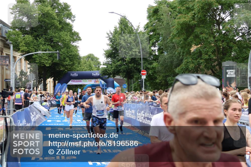 29.06.2025 - hella hamburg halbmarathon Zöllner http://msf.ph/oto/8196586 29.06.2025 10:45:58 Ziel 3477, 4277, 6532, 8577, 8871, 10792, 11821, 12084, 14911, 15149, 16624, 17008, 18185, 19116 meine-sportfotos.de