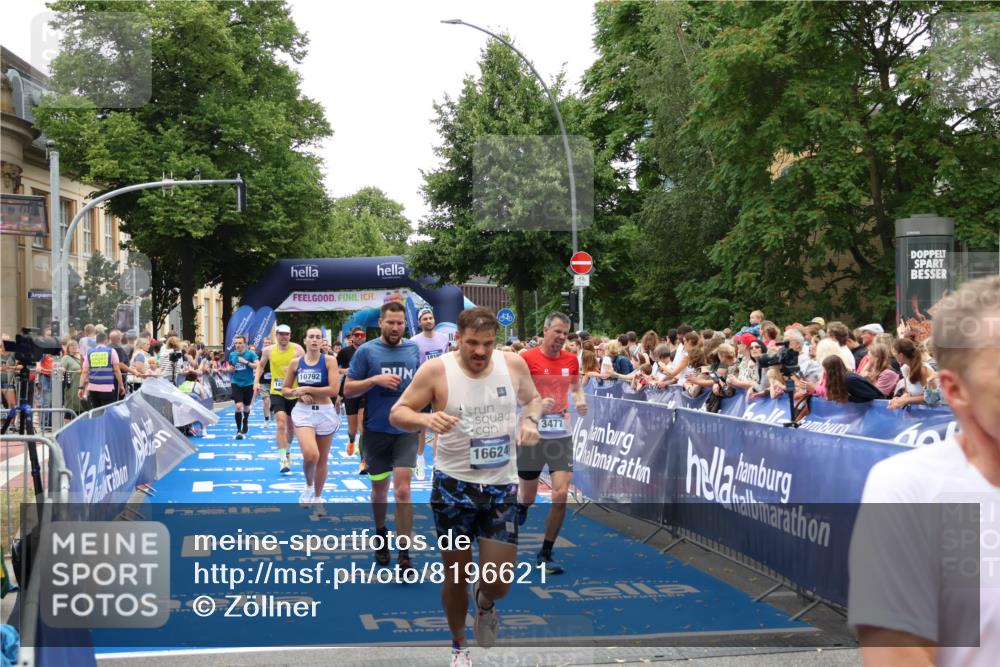 29.06.2025 - hella hamburg halbmarathon Zöllner http://msf.ph/oto/8196621 29.06.2025 10:45:59 Ziel 2189, 3477, 4277, 6532, 8577, 8871, 10792, 11821, 12084, 14462, 14911, 15149, 16624, 17008, 18185, 19116 meine-sportfotos.de