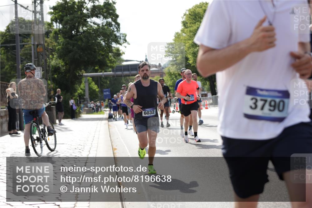 29.06.2025 - hella hamburg halbmarathon Jannik Wohlers http://msf.ph/oto/8196638 29.06.2025 09:46:45 Lombardsbrücke 1053, 1396, 1407, 1411, 1577, 1959, 2563, 2836, 3005, 3790, 3935, 4740, 5193, 6032, 6305, 6915, 7080, 7831, 8323, 9376, 9508, 9519, 10771, 11055, 11370, 11898, 12204, 13148, 13771, 13972, 13991, 14069, 14385, 14388, 14448, 14841, 14975, 15348, 15390, 16177, 16425, 16881, 17014, 17877, 18455, 18731, 18906, 18986 meine-sportfotos.de