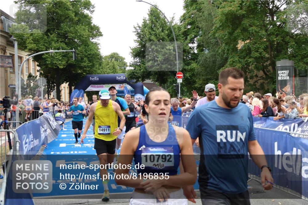29.06.2025 - hella hamburg halbmarathon Zöllner http://msf.ph/oto/8196835 29.06.2025 10:46:02 Ziel 2189, 4277, 5648, 6532, 8269, 8577, 8871, 11936, 12084, 12269, 14462, 14911, 15149, 17008, 18081, 18185, 19116 meine-sportfotos.de