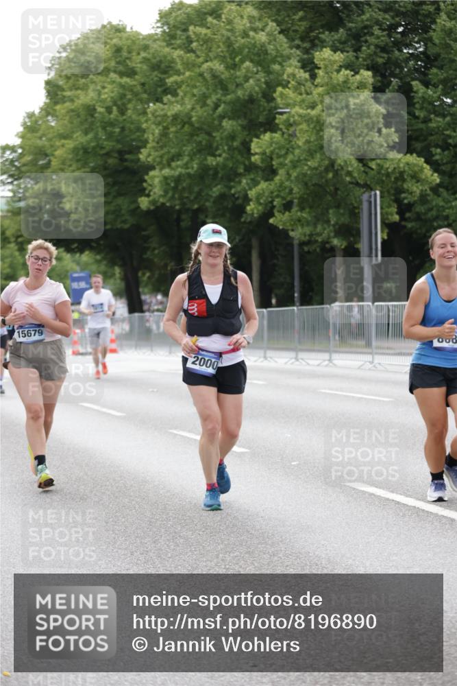29.06.2025 - hella hamburg halbmarathon Jannik Wohlers http://msf.ph/oto/8196890 29.06.2025 10:24:43 Lombardsbrücke 1740, 2000, 3920, 3961, 3963, 4008, 4010, 5564, 5814, 7778, 8083, 8962, 9573, 9927, 11400, 11921, 14086, 14649, 15153, 15679, 15942, 17185, 17954, 18194, 18198 meine-sportfotos.de
