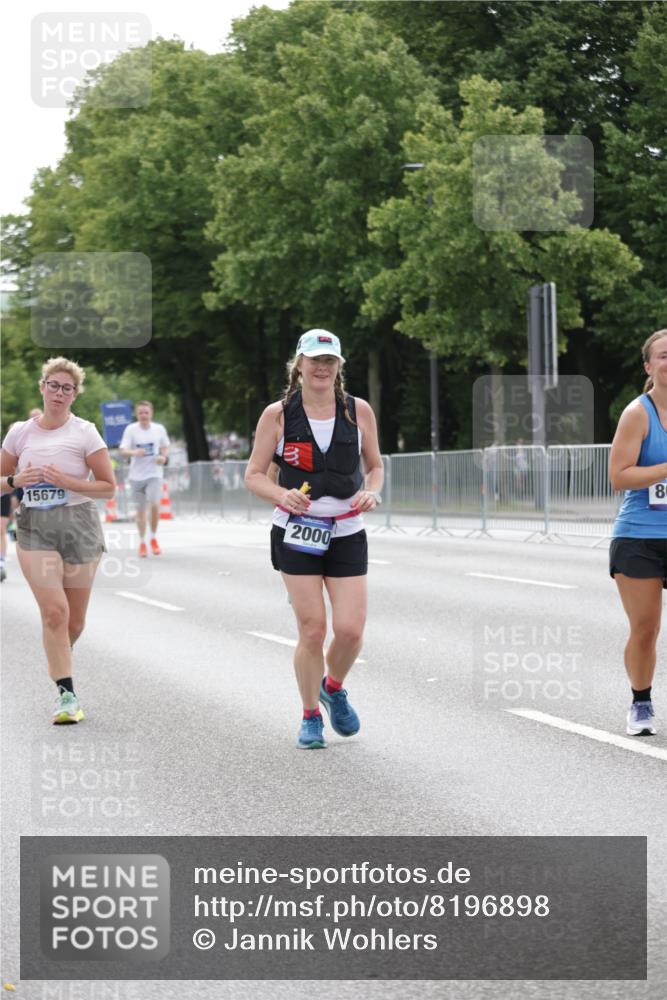 29.06.2025 - hella hamburg halbmarathon Jannik Wohlers http://msf.ph/oto/8196898 29.06.2025 10:24:43 Lombardsbrücke 1740, 2000, 3920, 3961, 3963, 4008, 4010, 5564, 5814, 7778, 8083, 8962, 9573, 9927, 11400, 11921, 14086, 14649, 15153, 15679, 15942, 17185, 17954, 18194, 18198 meine-sportfotos.de