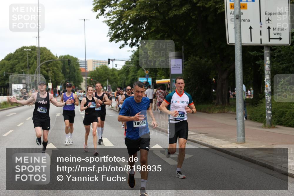 29.06.2025 - hella hamburg halbmarathon Yannick Fuchs http://msf.ph/oto/8196935 29.06.2025 10:31:41 20KM 1385, 1411, 2767, 4860, 4865, 5003, 5092, 5307, 5315, 5961, 6123, 6529, 7310, 7482, 8084, 8121, 8362, 9178, 9296, 9914, 10680, 10738, 11833, 13141, 13854, 13972, 14387, 14459, 14691, 14934, 15178, 15261, 15939, 16523, 17024, 17125, 17192, 17306, 17658, 17723, 18038, 18062, 18384, 18733, 18824 meine-sportfotos.de