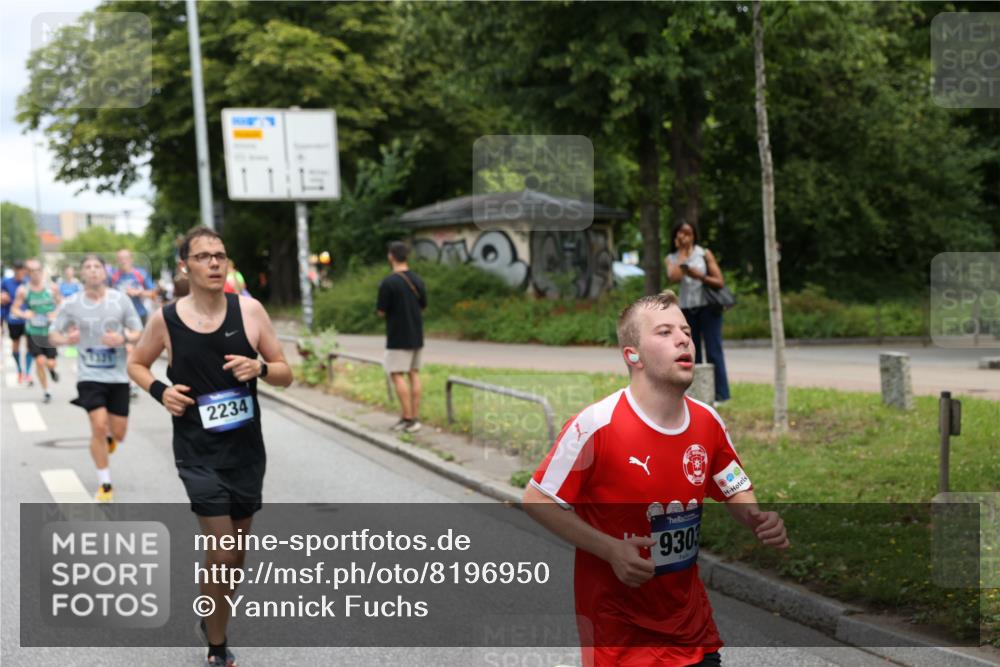 29.06.2025 - hella hamburg halbmarathon Yannick Fuchs http://msf.ph/oto/8196950 29.06.2025 10:44:24 20KM 1119, 1216, 1321, 1399, 1507, 1630, 2020, 2234, 2788, 3296, 3852, 3947, 4127, 4247, 4346, 4933, 5894, 6125, 6795, 7176, 8153, 8313, 8576, 8657, 8689, 8704, 8899, 8921, 9031, 9303, 10371, 10480, 10750, 11356, 11455, 11607, 12235, 12527, 12624, 12733, 13282, 13463, 13609, 13758, 13812, 14257, 14562, 15803, 15950, 16000, 16242, 16716, 16732, 16806, 16887, 17247, 17282, 17319, 18066, 18228, 18229, 18370, 18451, 18499, 18657, 18658, 18811, 18884 meine-sportfotos.de