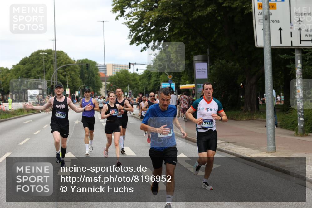 29.06.2025 - hella hamburg halbmarathon Yannick Fuchs http://msf.ph/oto/8196952 29.06.2025 10:31:41 20KM 1385, 1411, 2767, 4860, 4865, 5003, 5092, 5307, 5315, 5961, 6123, 6529, 7310, 7482, 8084, 8121, 8362, 9178, 9296, 9914, 10680, 10738, 11833, 13141, 13854, 13972, 14387, 14459, 14691, 14934, 15178, 15261, 15939, 16523, 17024, 17125, 17192, 17306, 17658, 17723, 18038, 18062, 18384, 18733, 18824 meine-sportfotos.de
