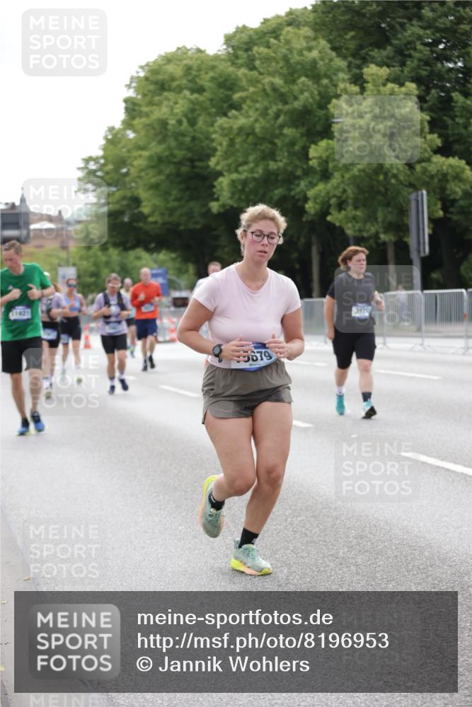 29.06.2025 - hella hamburg halbmarathon Jannik Wohlers http://msf.ph/oto/8196953 29.06.2025 10:24:45 Lombardsbrücke 1627, 1740, 2000, 3920, 3961, 3963, 5564, 5814, 7778, 8083, 8962, 9573, 9927, 11400, 11921, 14086, 14649, 15153, 15679, 15942, 17185, 17954 meine-sportfotos.de